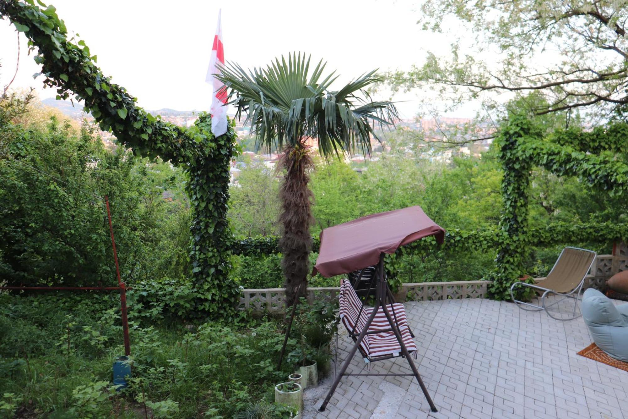 Picnic Hostel Kutaisi Ngoại thất bức ảnh