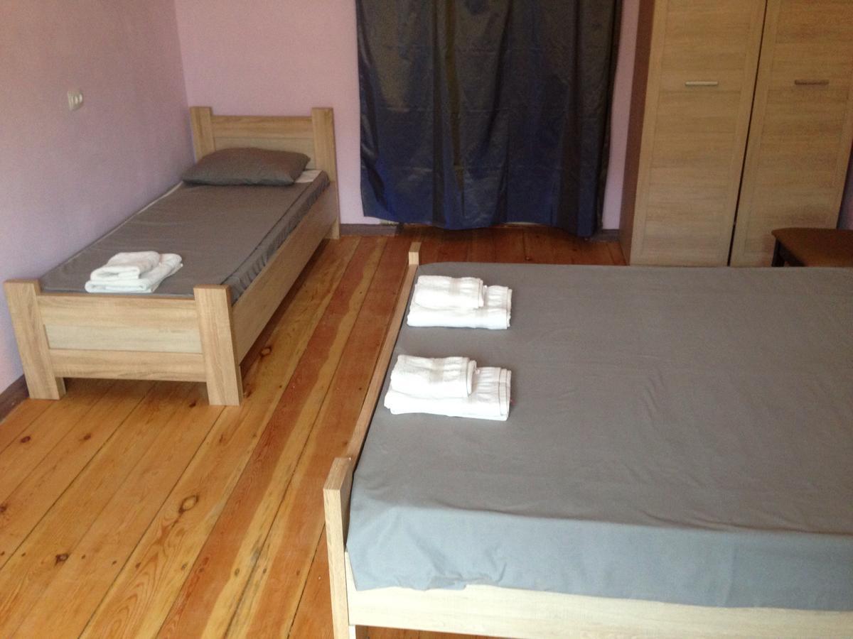 Picnic Hostel Kutaisi Ngoại thất bức ảnh