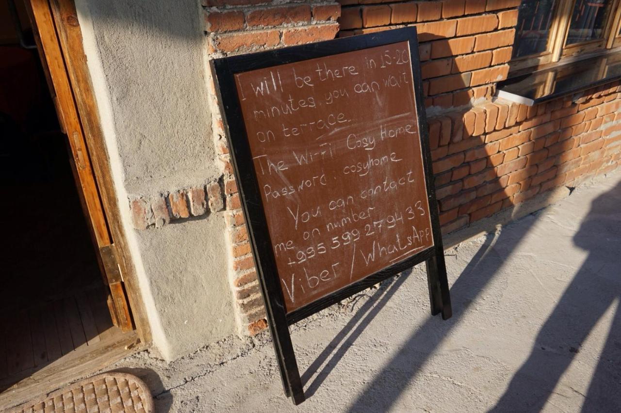 Picnic Hostel Kutaisi Ngoại thất bức ảnh